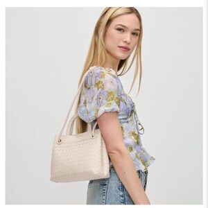 trendy ventta quilted crossbody bag